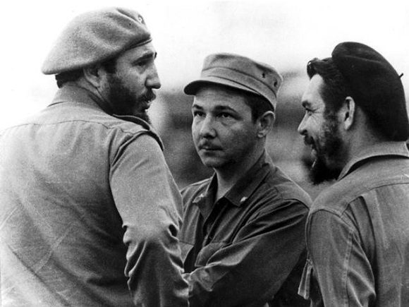 Fidel, Raúl y Ernesto Che Guevara
