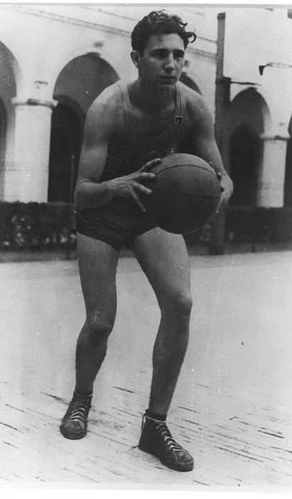 Fidel formó parte del equipo de baloncesto del Colegio de Belén.