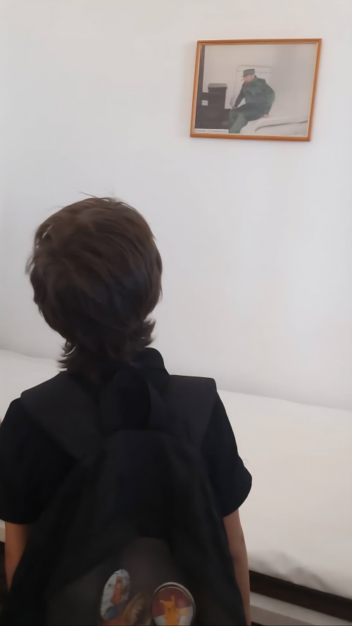 Niños del taller de museología visitan la habitación de Fidel 