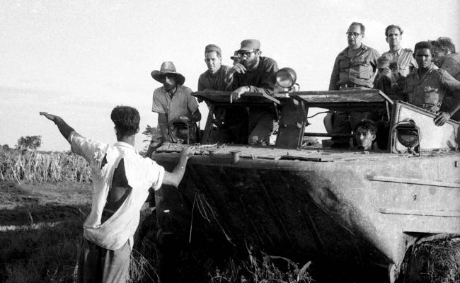 Fidel recorre las zonas afectadas tras el paso del ciclón Flora, por el territorio oriental