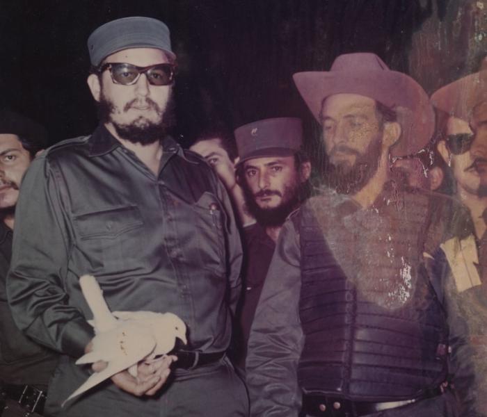 Fidel Castro y las palomas de la paz