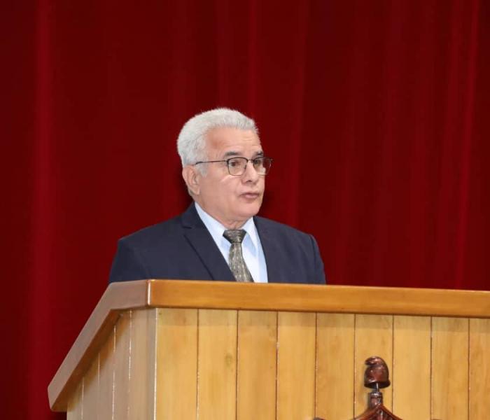 Dr. C. René González Barrios 