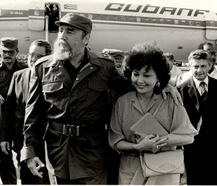 Irma Cáceres Pérez, reconocida profesional de la prensa, estuvo entre las personas que acompañaron al líder cubano en diferentes recorridos en el exterior.