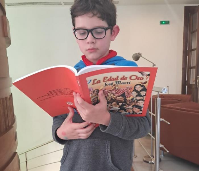 Estudiante de la escuela primaria Nicolás Estévanez