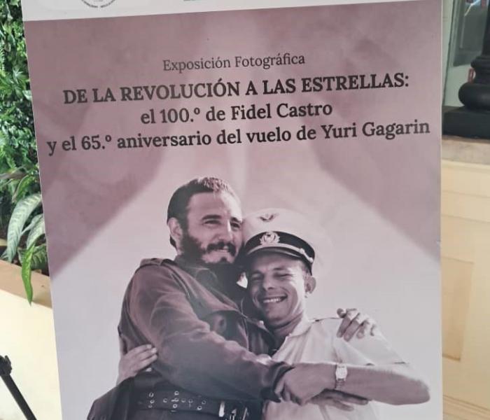 Exposición de la Revoluciòn a las estrellas 