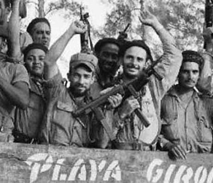 Cientos de cubanos dejaron sus historias en Playa Girón. Foto: Archivo.