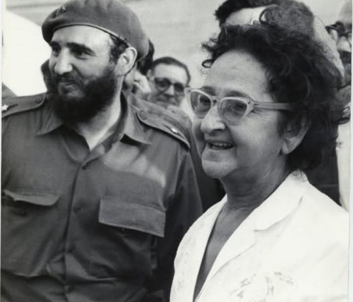Fidel junto a su madre Lina Ruz