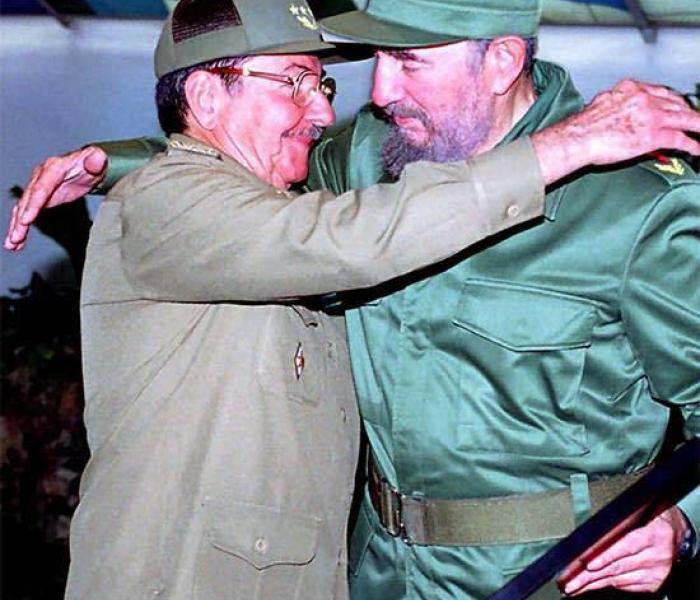 Fidel y Raúl 