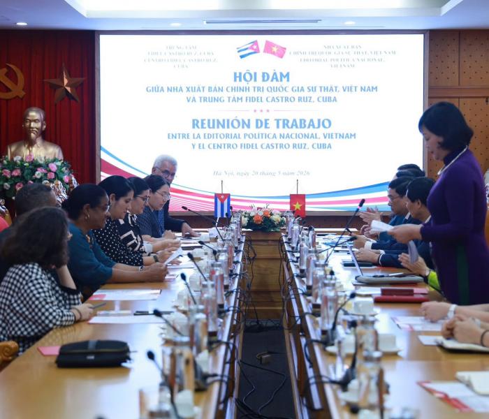 René González Barrios, director del Centro Fidel Castro Ruz, sostuvo un encuentro con el Dr. Vu Trong Lam, director de la Editorial Política Nacional La Verdad de Vietnam.