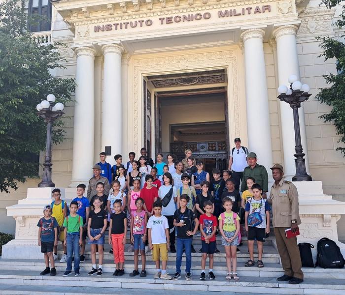 Niños del taller de museología del Centro Fidel Castro Ruz