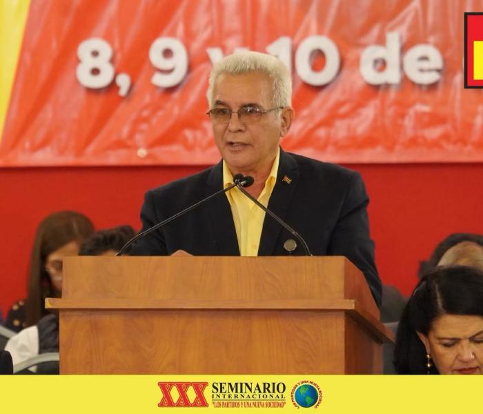 René González Barrios  en el XXX Seminario Internacional del Partido del Trabajo «Los partidos y la nueva sociedad».